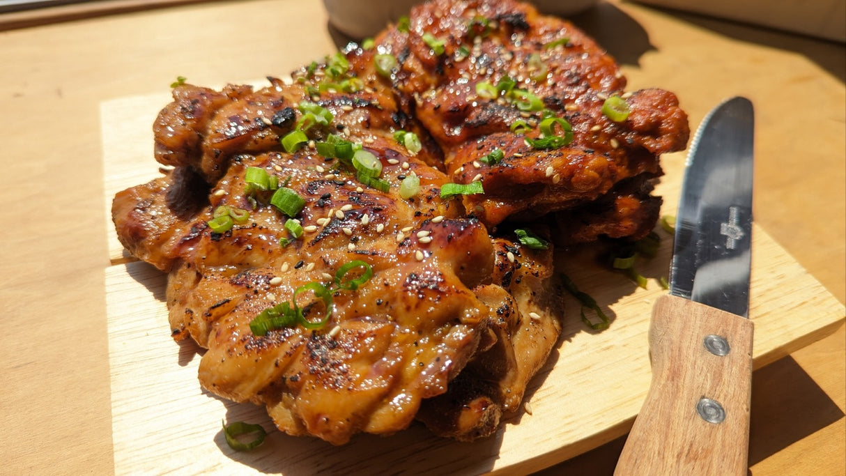 Charcoal Grilled Chicken Thigh BBQ SET (Soy Sauce/Spicy Over 800g)