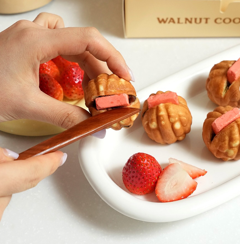 [Bokhodu] Korean Walnut Cake balls (Red Bean & Strawberry Butter) (460g, 20 pieces)