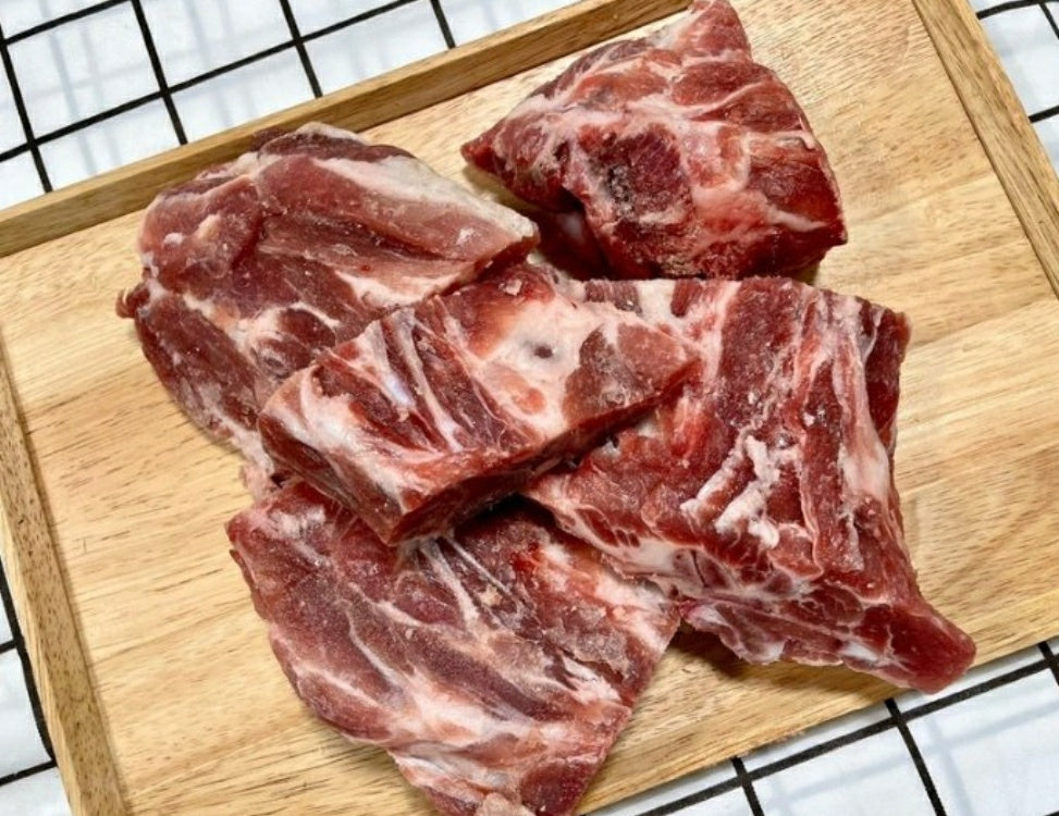 [CHOWON] Pork Neck Bones for Gamjatang (4LB, Frozen)