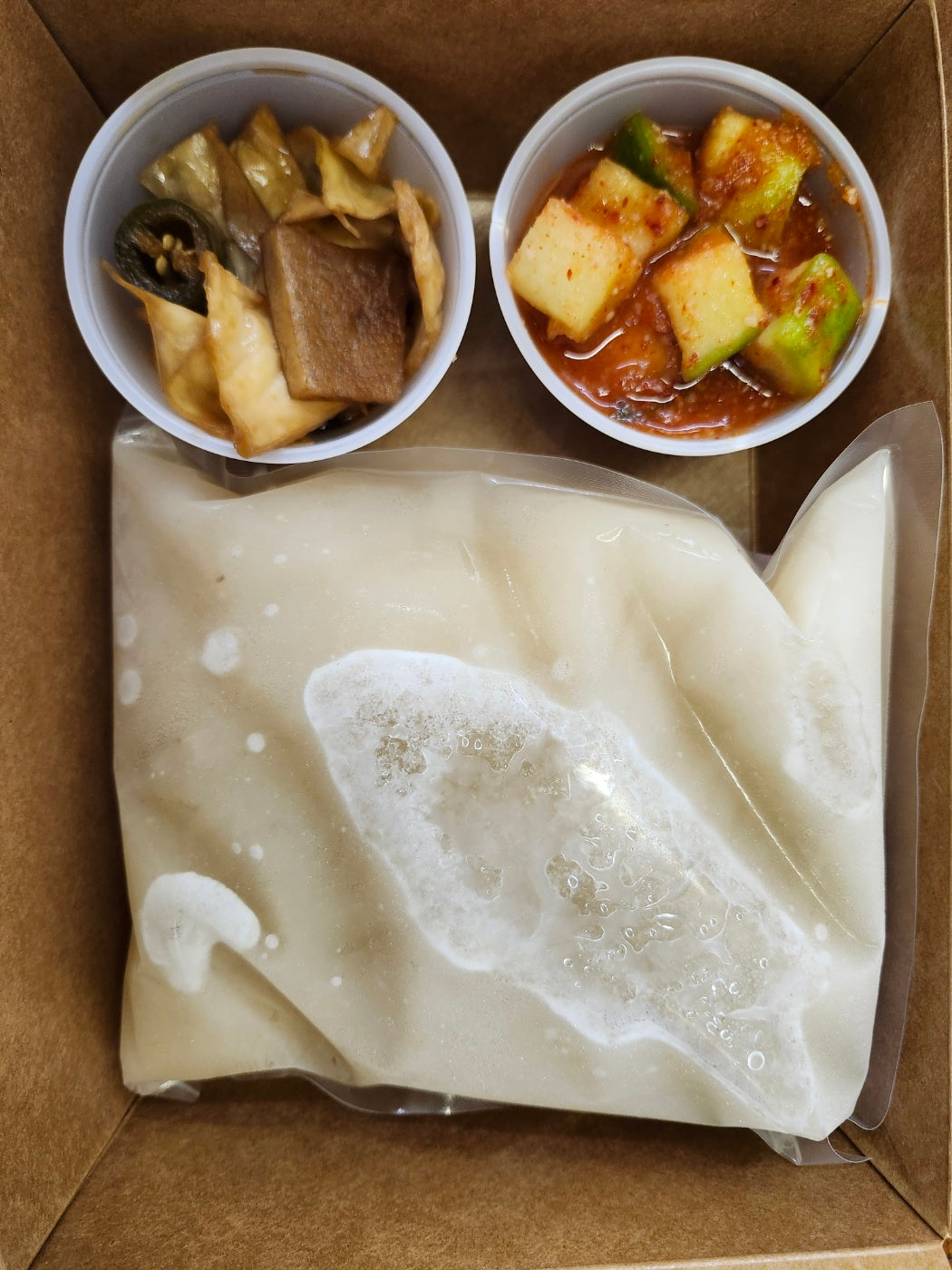 [소금향기] 사골곰국 (1인분, 깍두기+짱아찌 포함)