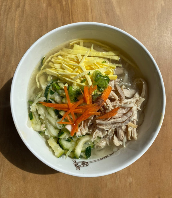 [얌얌] 닭칼국수 (넉넉한 1인분)